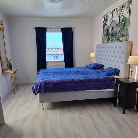 Villa House With Sea View In *